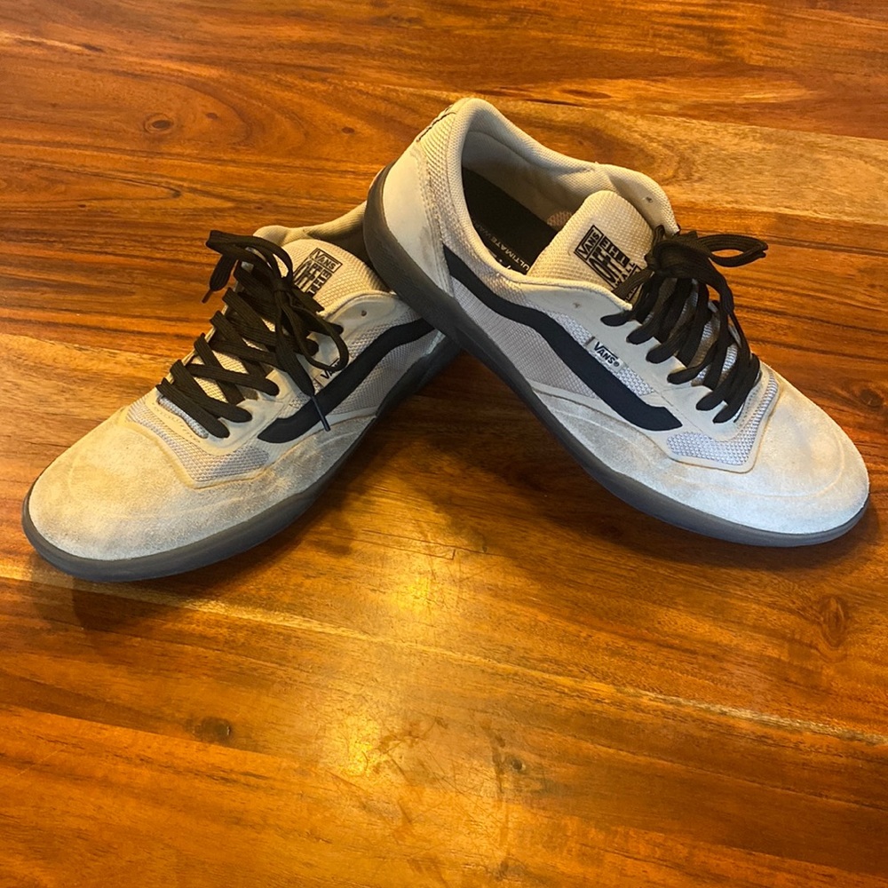 Vans AVE